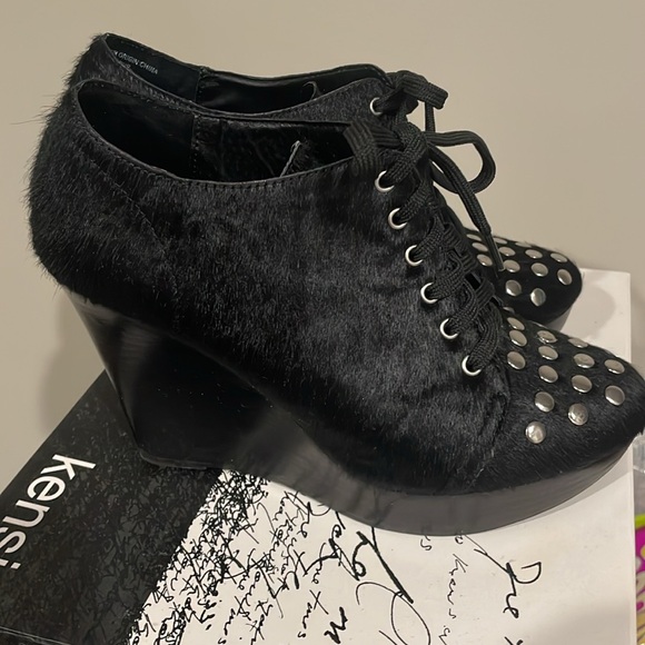 Platform booties - Picture 2 of 4